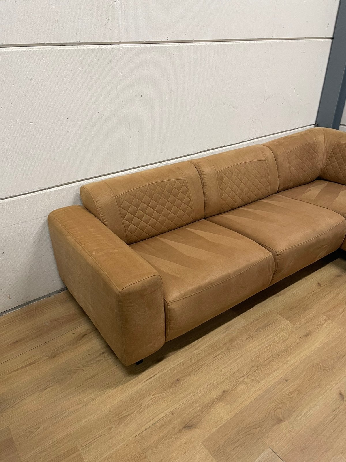 Mooie luxe suede cognac bruine hoekbank - GEREINIGD!!!, Ophalen, 250 tot 300 cm, Luxe, Hoekbank