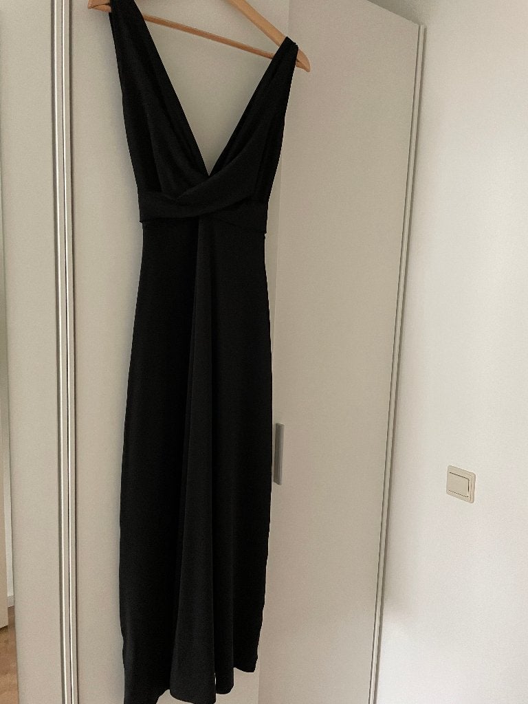Eroke zwarte lange jurk met v hals maat m, Kleding | Dames, Maat 38/40 (M), Zwart, Ophalen of Verzenden, Zo goed als nieuw