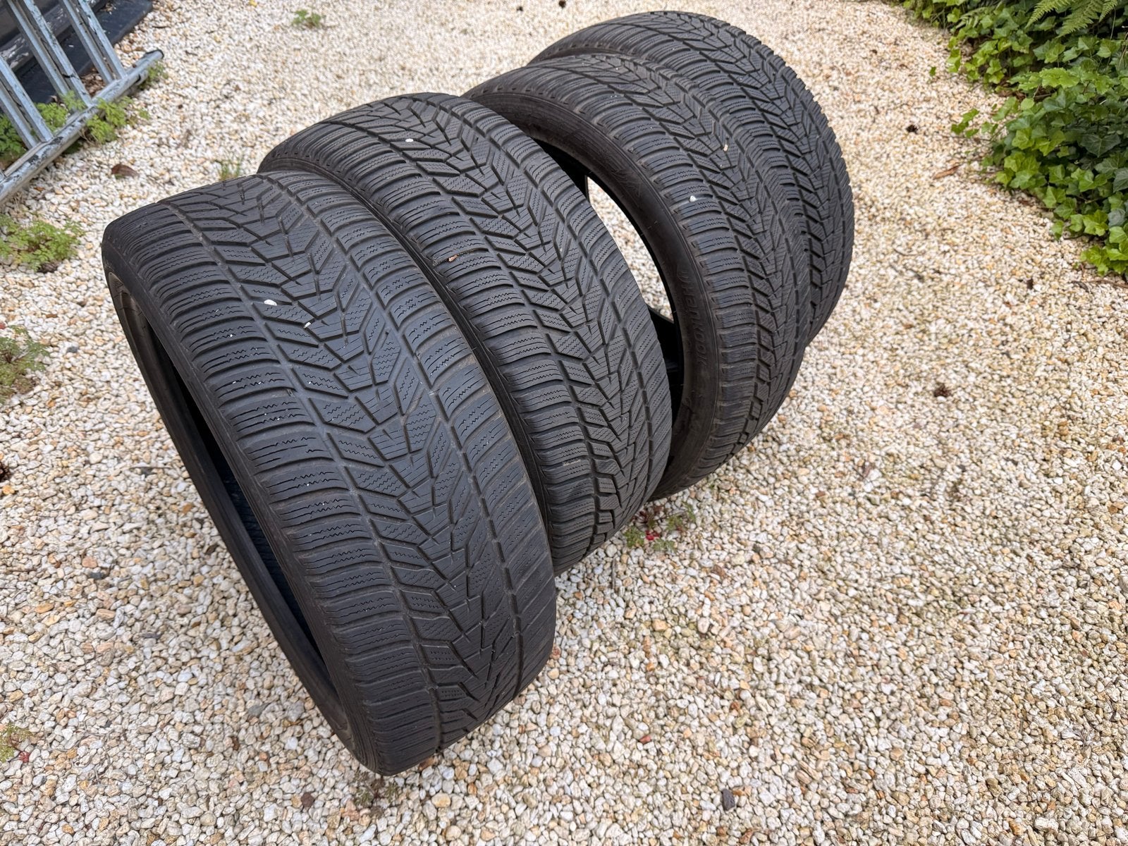 Winterbanden 235/45 R20 voor o.a. Lynk & Co (Hankook), Auto-onderdelen, Ophalen, Gebruikt, Winterbanden, 235 mm