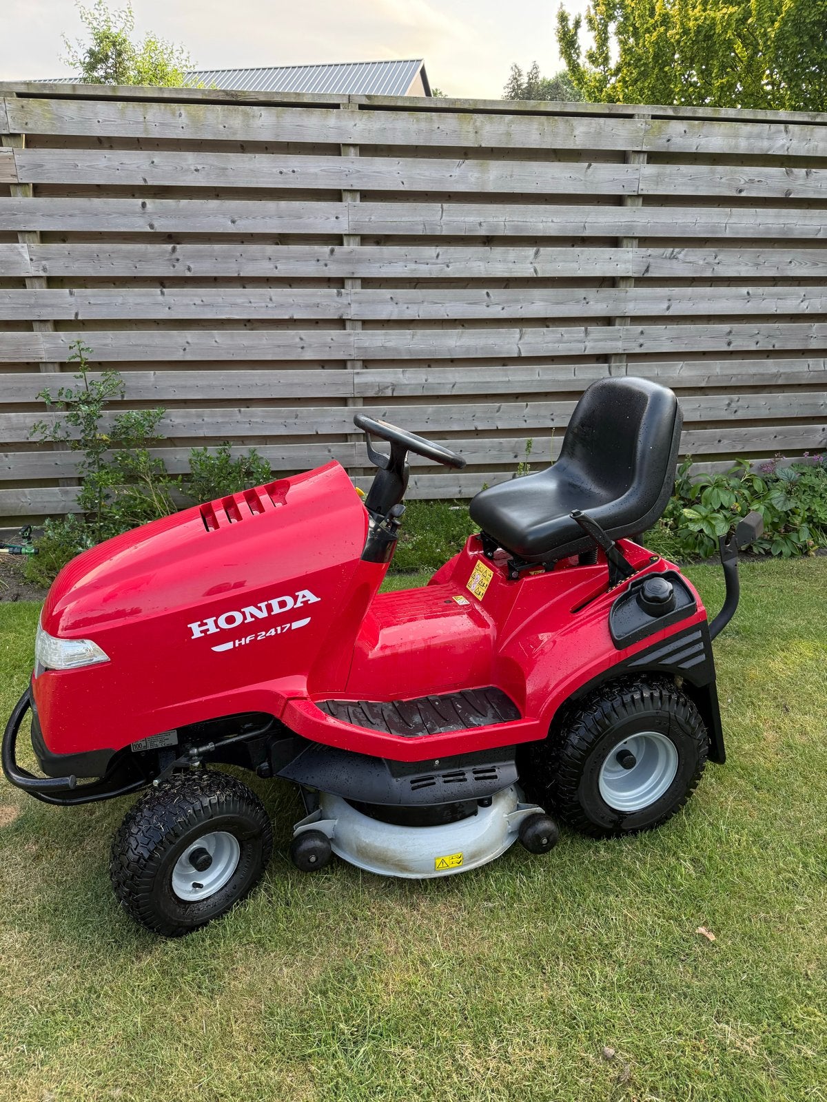 Honda HF 2417 zitmaaier - Zo goed als nieuw, nieuwe accu, Tuin en Terras, Ophalen of Verzenden, Zo goed als nieuw, Opvangbak, Benzine-grasmaaier