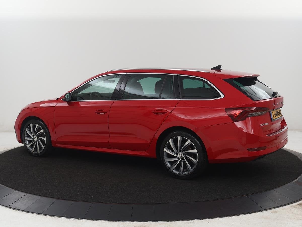Skoda Octavia Combi 1.5 TSI First Edition | Stoelverwarming, Auto's, Voorwielaandrijving, Stof, Euro 6, 4 cilinders
