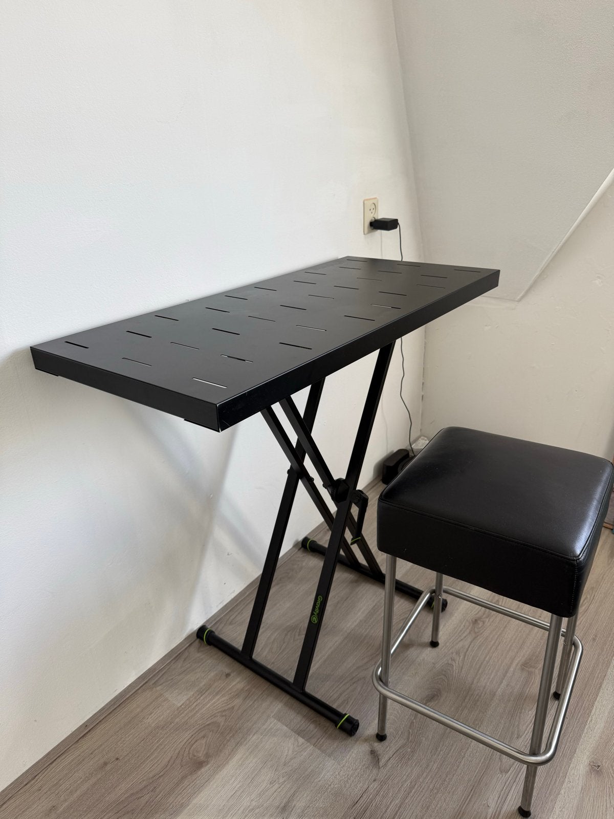 Zwart opvouwbaar DJ tafel - Gravity, Ophalen, Gebruikt, 100 tot 150 cm, Tot twee personen
