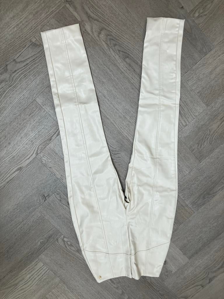 Josh V Crèmekleurige imitatie leren broek, Beige, Ophalen of Verzenden, Zo goed als nieuw, Maat 34 (XS) of kleiner
