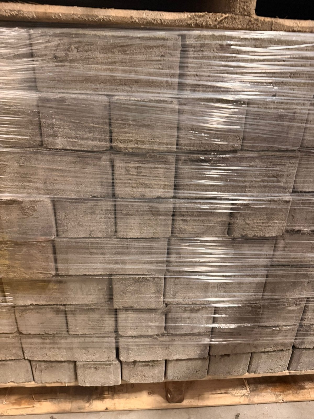 Betonklinkers 40m2 op pallets, Tuin en Terras, Ophalen, Gebruikt, Klinkers, 10 m² of meer