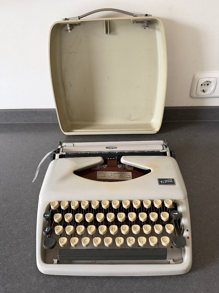 Typemachine Triumph Tippa in koffer, Ophalen of Verzenden, Gebruikt