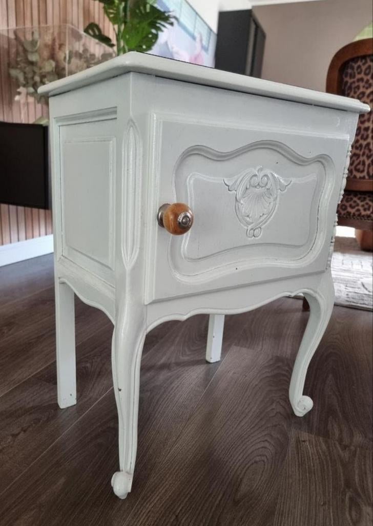 Vintage Queen Ann kastje (ophalen Limburg), Ophalen, Zo goed als nieuw, Minder dan 45 cm