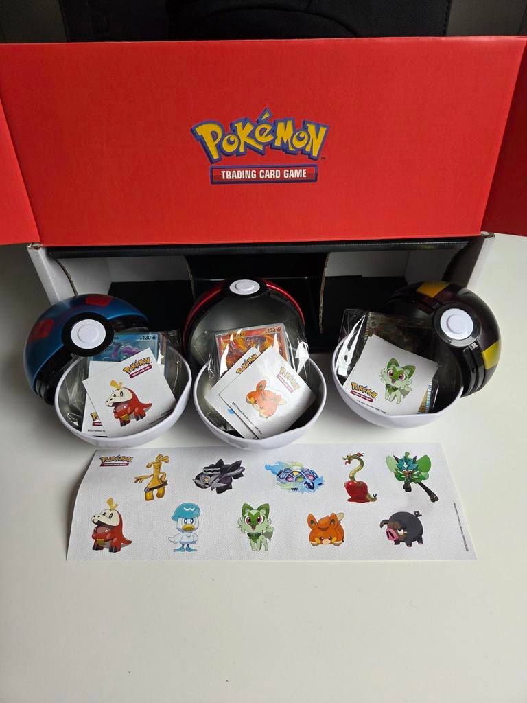 Pokemonballen met kaarten, Ophalen of Verzenden