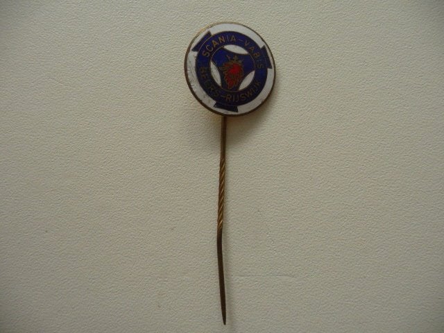 oud emaille speldje - SCANIA VABIS - vrachtautomerk, Ophalen of Verzenden, Gebruikt, Merk, Speldje of Pin