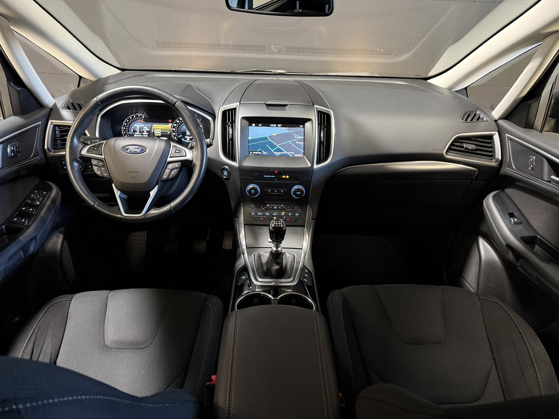 Ford S-Max 1.5 Titanium 7p. | Stoel/stuur verwarming | Trekh, Voorwielaandrijving, 4 cilinders, 160 pk, 7 stoelen