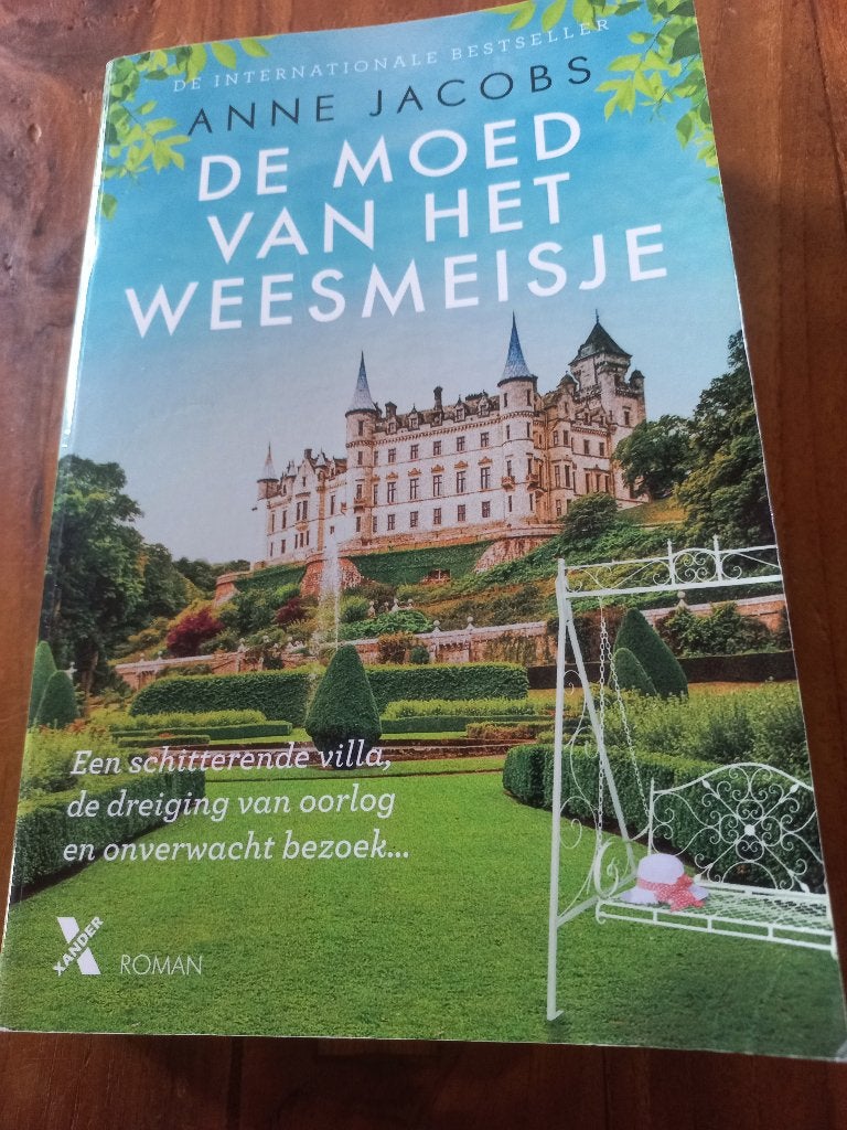 Anne Jacobs - De moed van het weesmeisje, Ophalen of Verzenden, Zo goed als nieuw