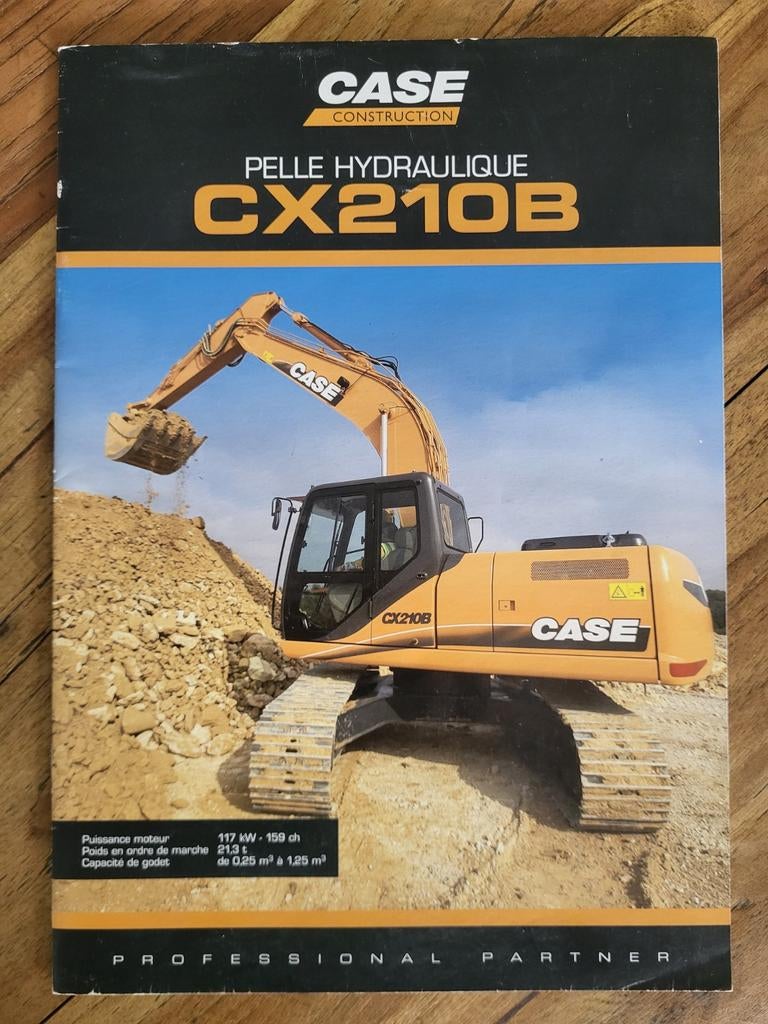folder Case CX210B graafmachine, Ophalen of Verzenden, Zo goed als nieuw