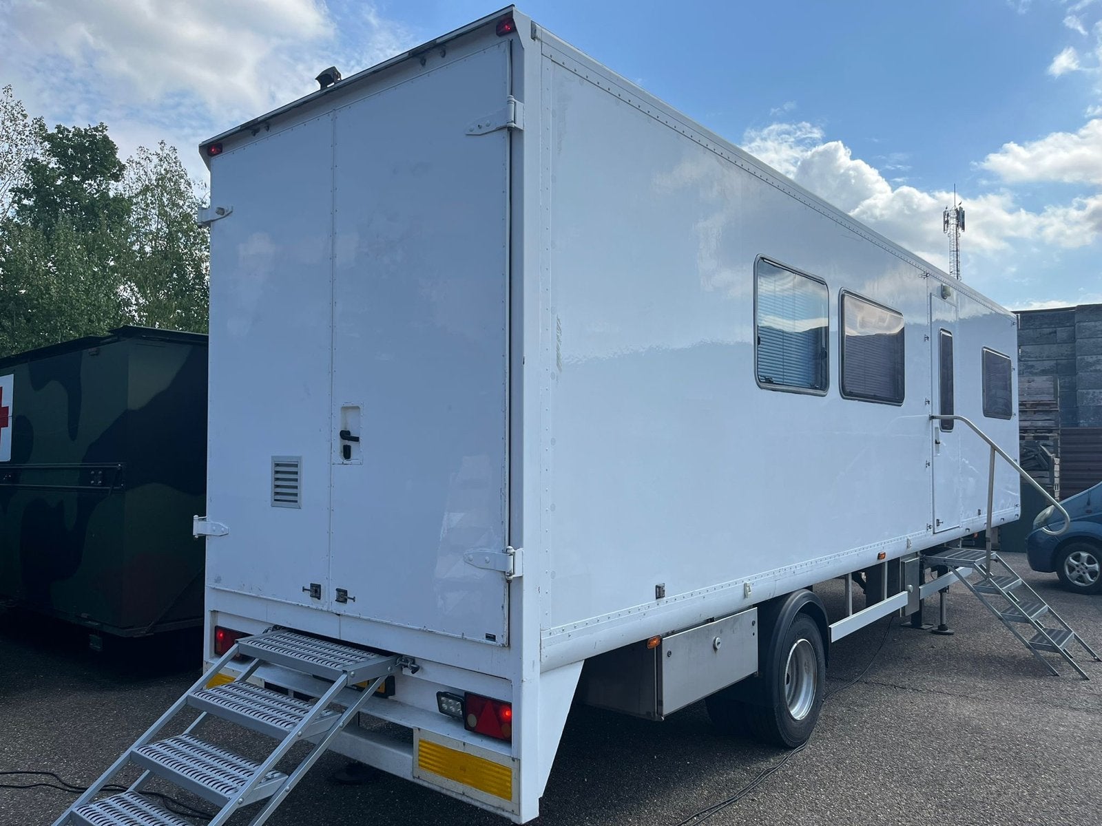 Mobiel Kantoor/Unit met Generator & Hydraulische Leveling, Auto's, Bedrijf, Aanhangers en Opleggers, Te koop, BTW verrekenbaar
