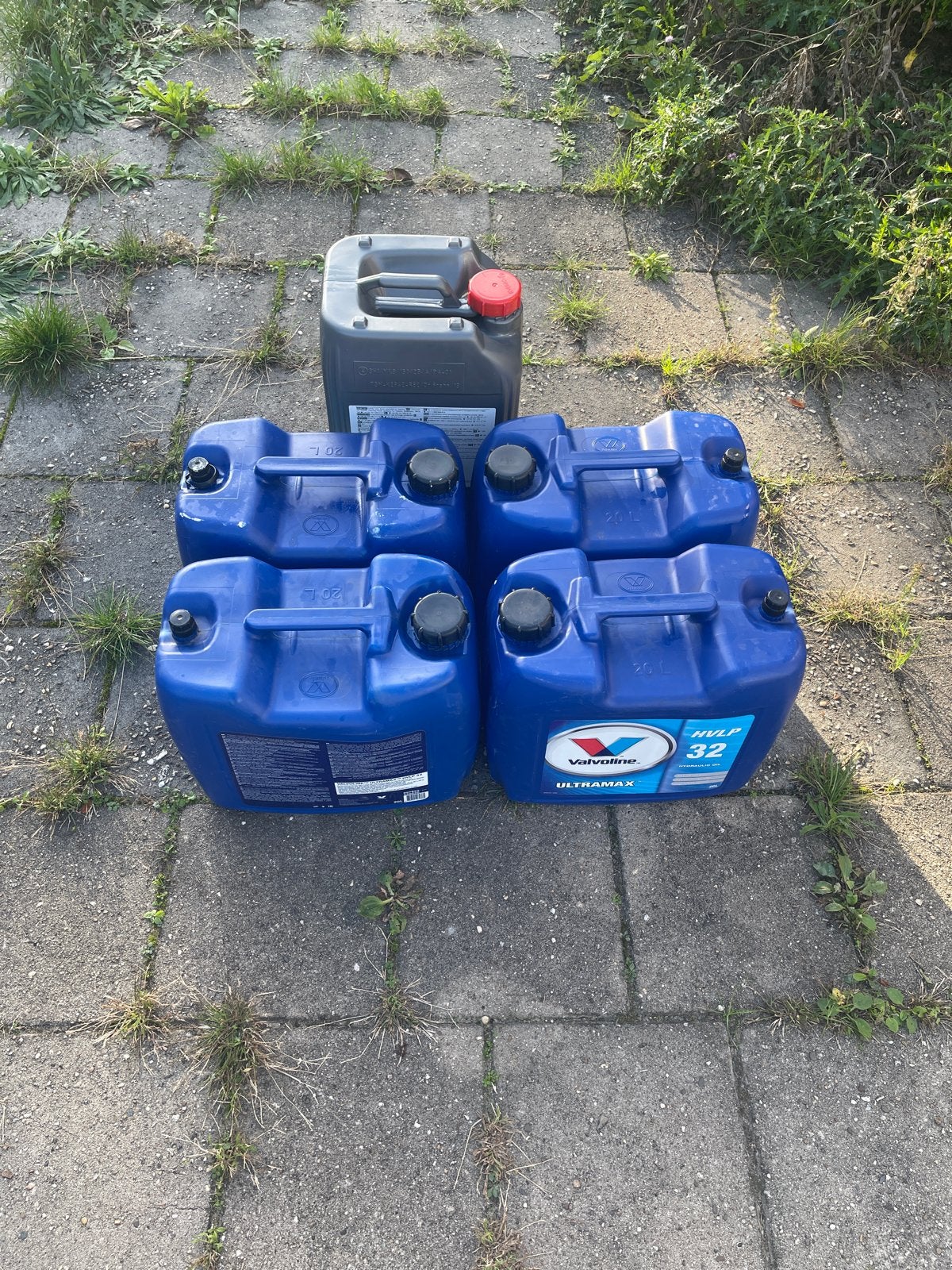 Valvoline Ultramax HVLP 32 en Castrol Hyspin AWH-M 32, Ophalen of Verzenden, Gebruikt