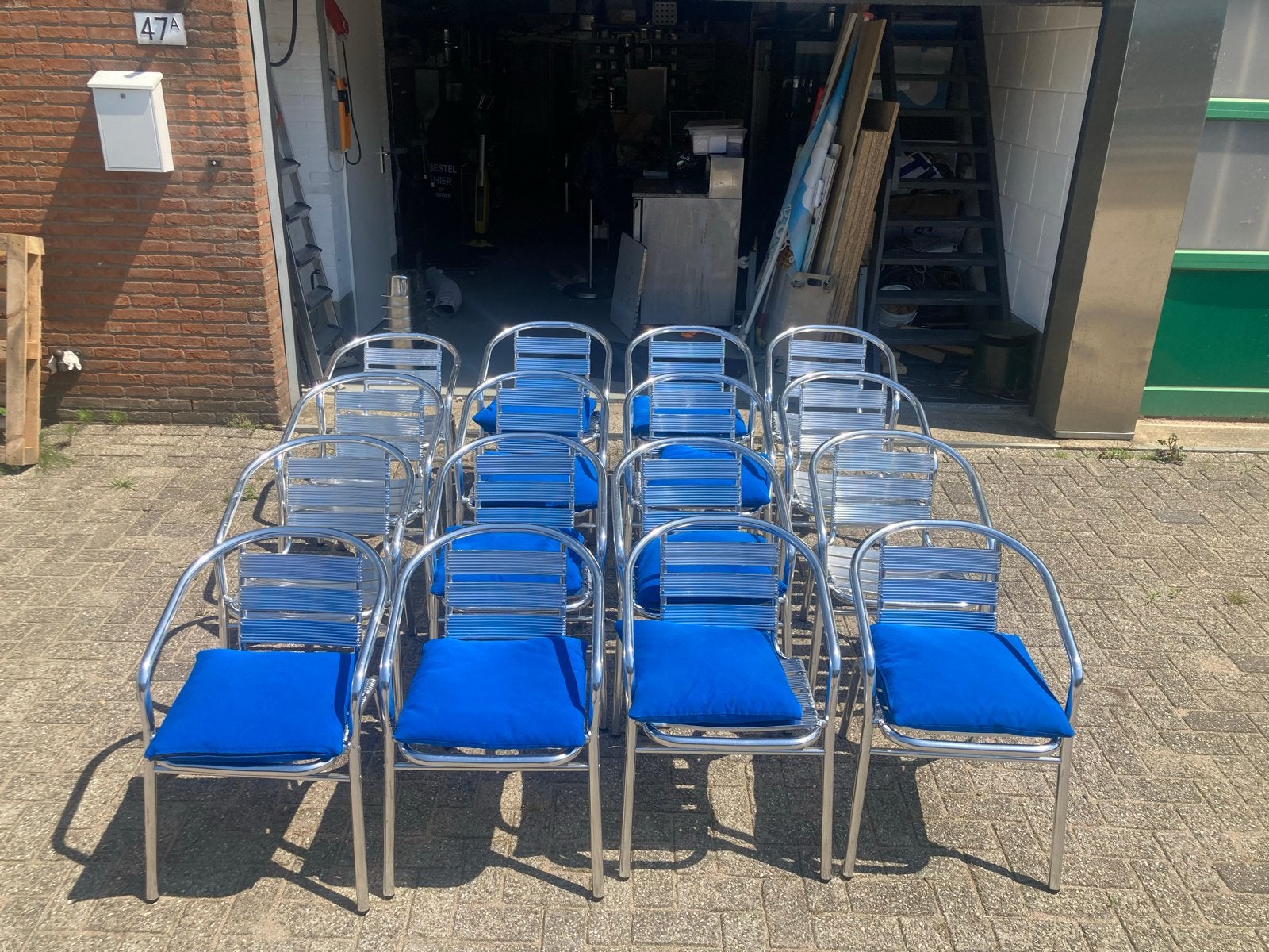 Terrasmeubilair: 16 aluminium stoelen en 6 klaptafels, Zakelijke goederen, Horeca | Meubilair en Inrichting, Ophalen of Verzenden