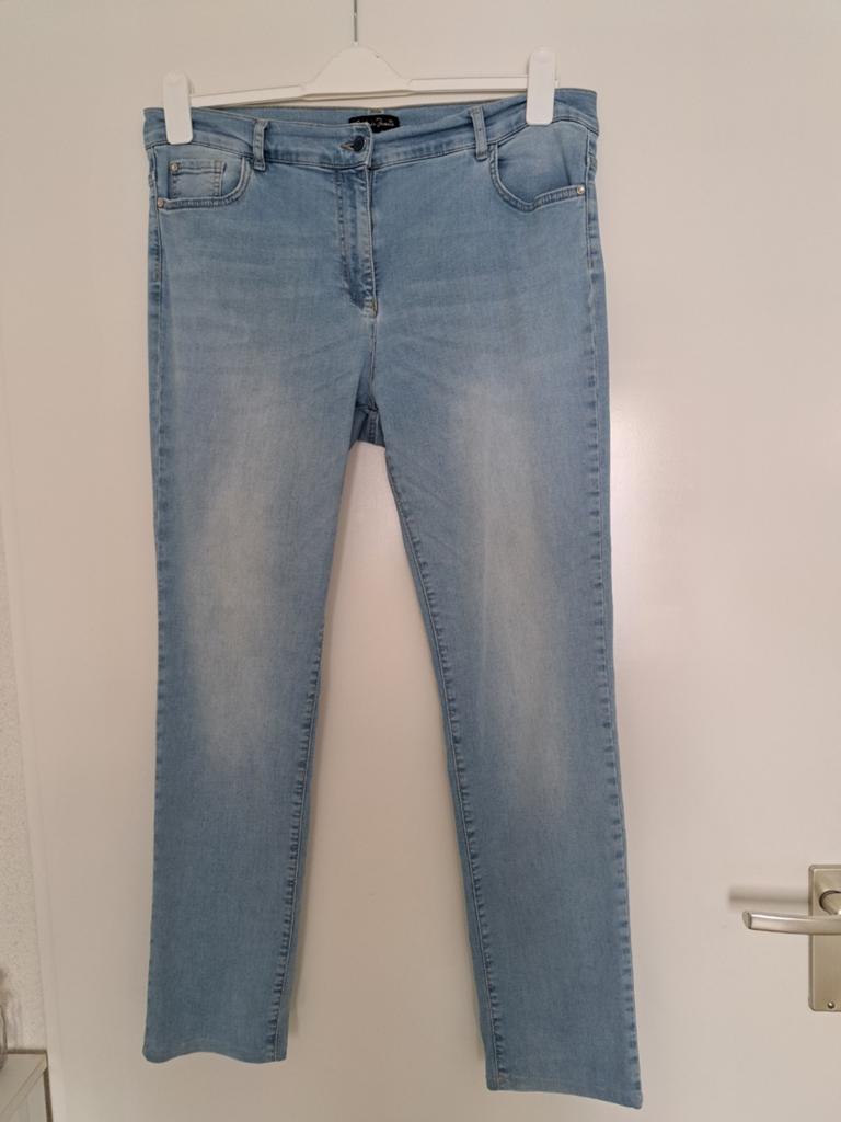Licht blauwe dunne gafair jeans mt 44, Ophalen of Verzenden, Zo goed als nieuw, Blauw, W33 - W36 (confectie 42/44)