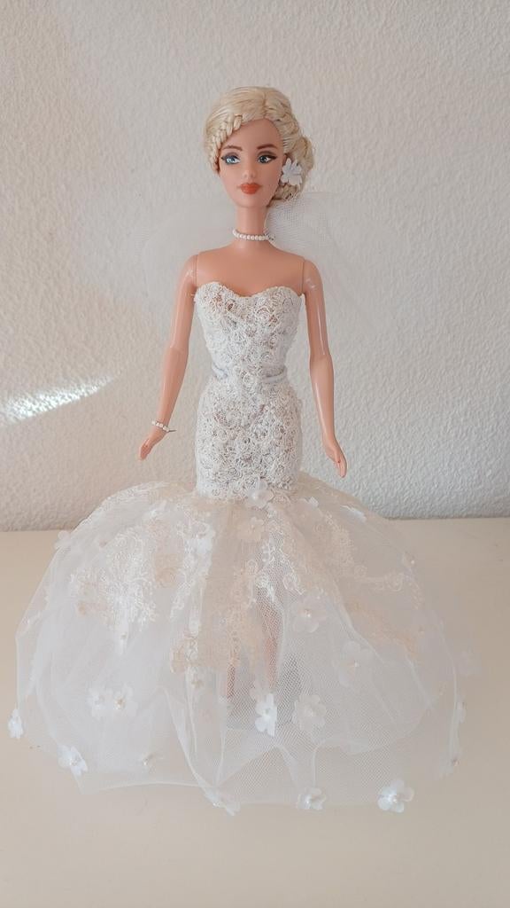 Barbie blond bruidje in handgemaakte jurk, Verzamelen, Poppen, Ophalen of Verzenden, Pop