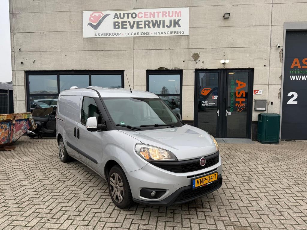 Fiat Doblo Cargo 1.3 MJ 16V 90pk 2016 Grijs Hondenwagen, Auto's, Bestelauto's, Voorwielaandrijving, Euro 5, Zwart, 4 cilinders