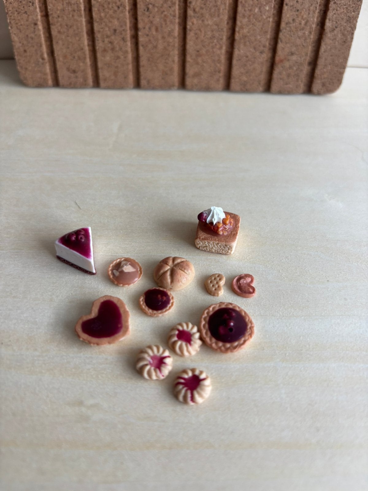 Poppenhuis taartjes en koekjes, set 4, Ophalen of Verzenden, Zo goed als nieuw, Poppenhuis
