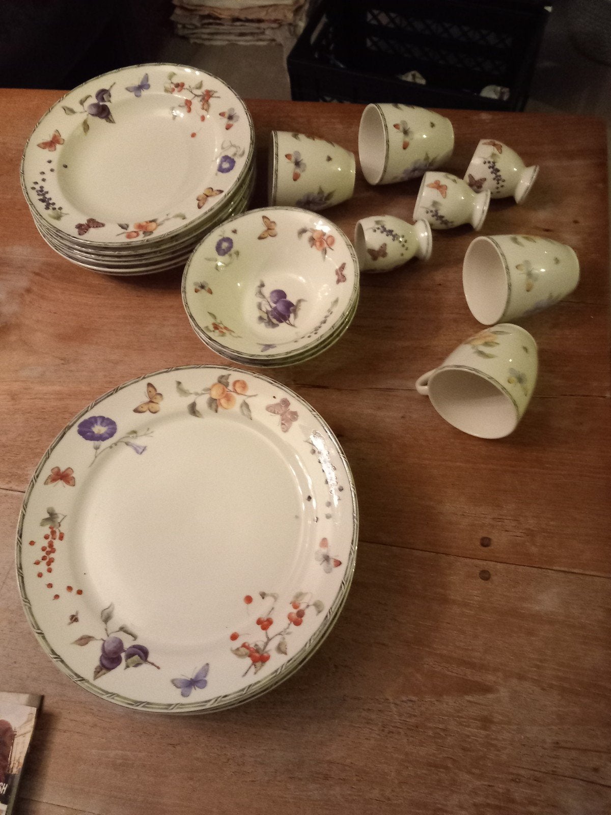 JBS Fruit en Flowers servies., Keramiek, Nieuw, Ophalen of Verzenden, Bord(en)