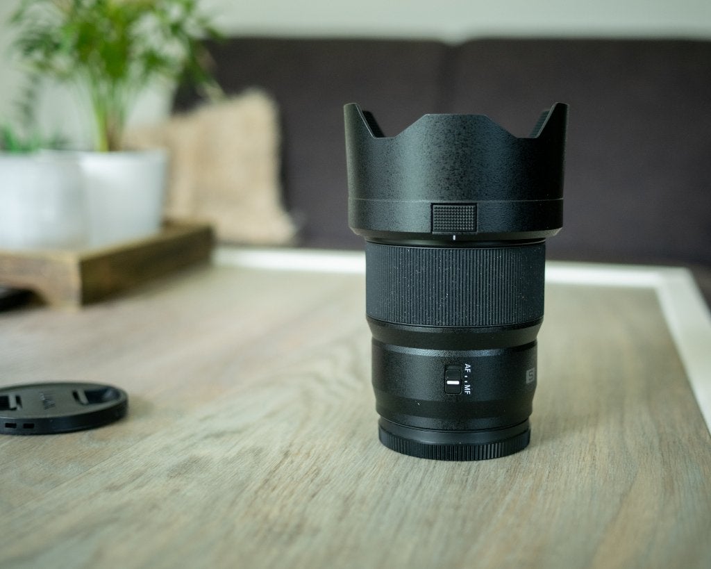 Lumix 35mm f/1.8 lens, L-mount, 35 mm, Ophalen of Verzenden, Zo goed als nieuw