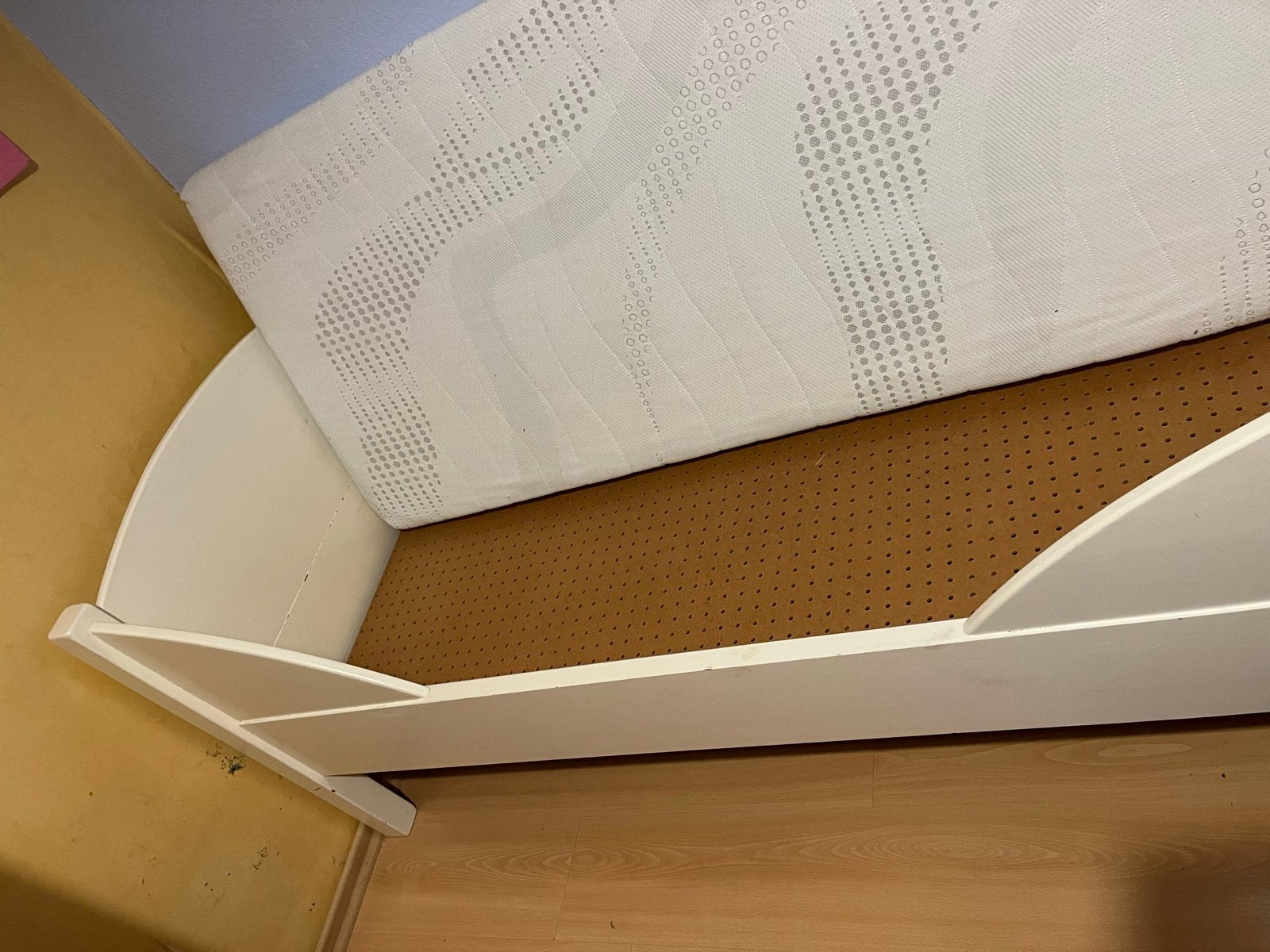 Peuterbed 150x70 cm (eventueel met matras en beddengoed), Kinderen en Baby's, Kinderkamer | Bedden, Ophalen, Gebruikt, 70 tot 85 cm