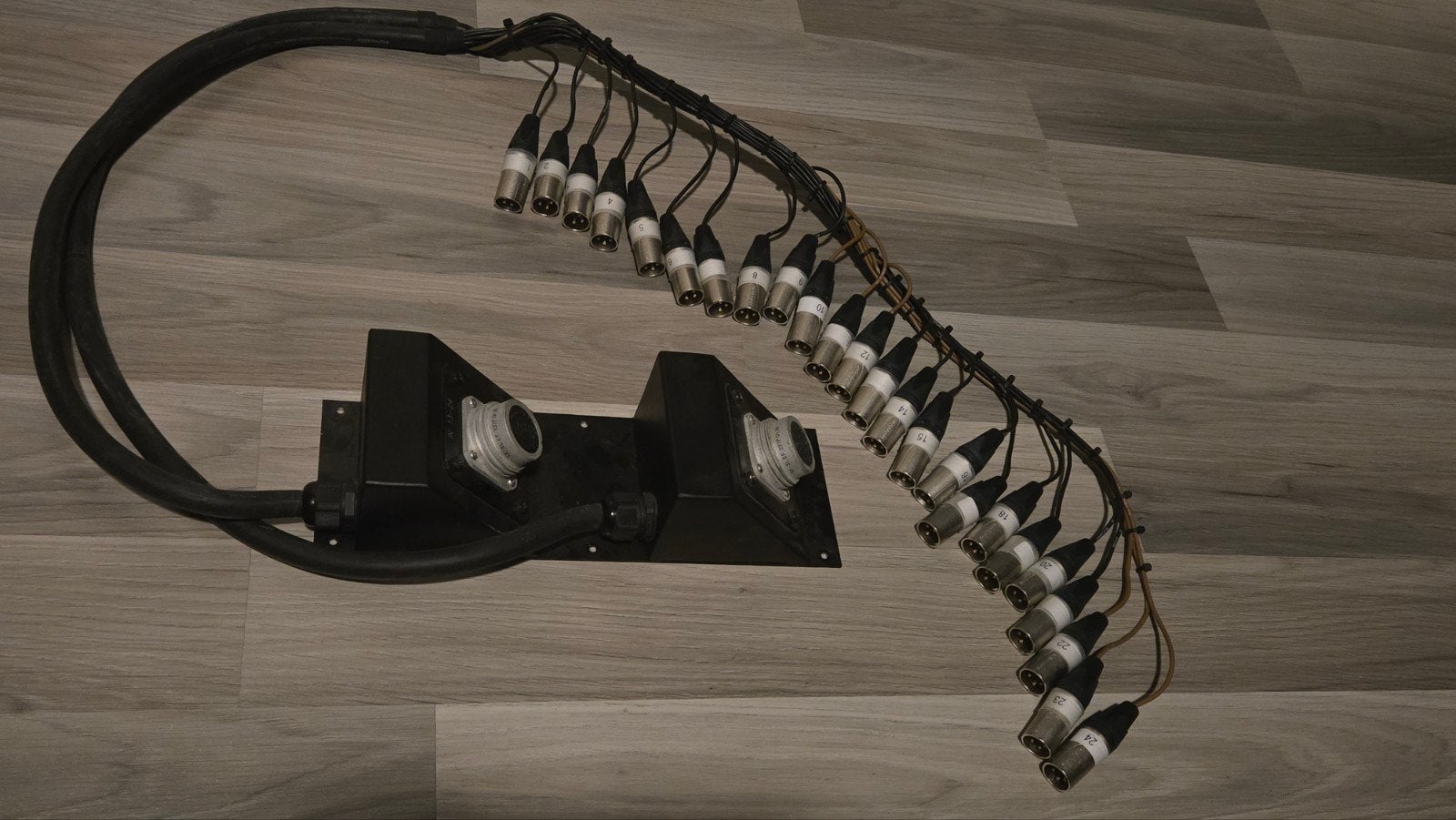2x LK37 naar 24 male xlr spinner, Ophalen of Verzenden, Gebruikt, Audio