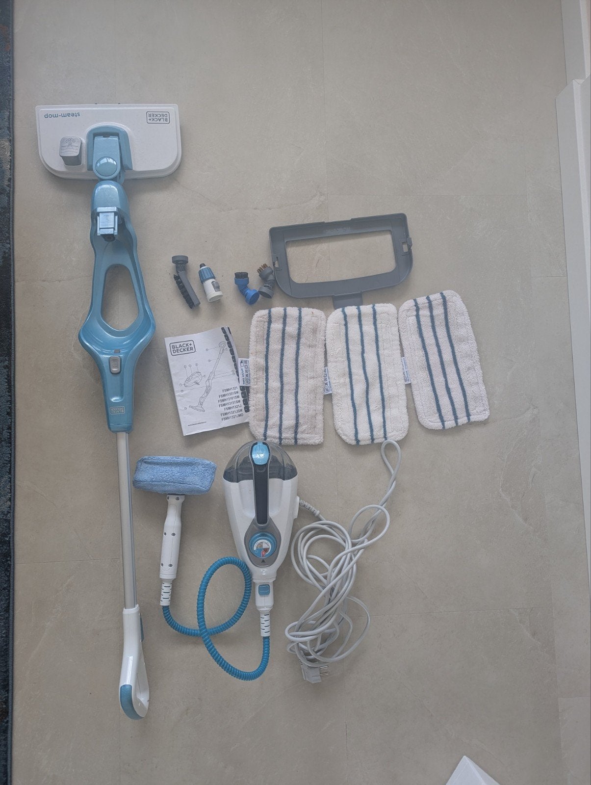 BLACK+DECKER Steam-mop Stoomreiniger met accessoires, Ophalen, Zo goed als nieuw, Stoomreiniger