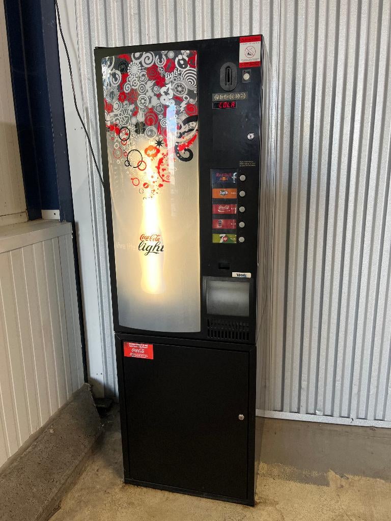 Coca Cola blikjesautomaat, Ophalen
