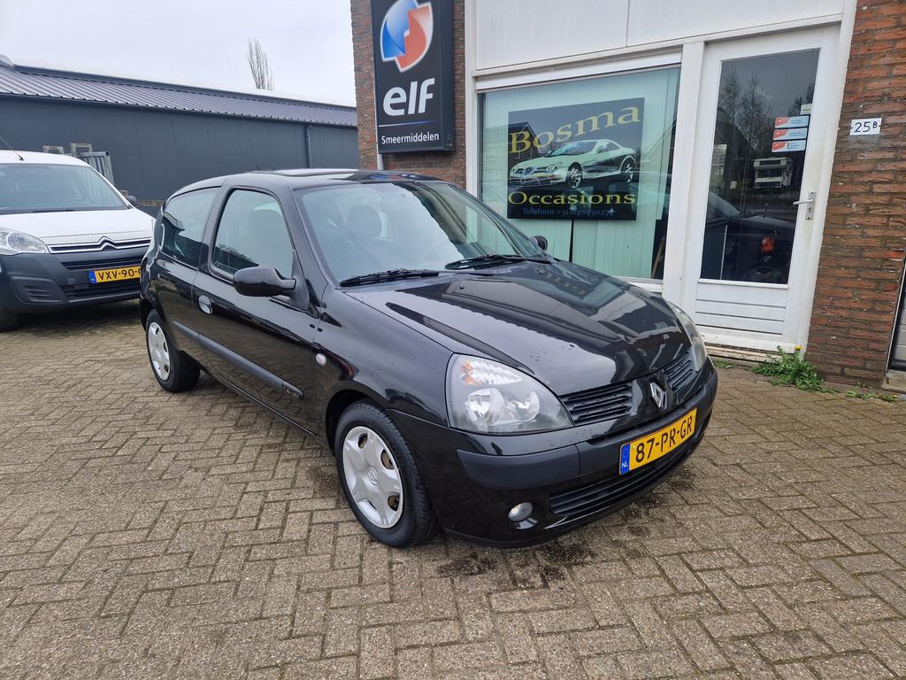 Renault Clio 1.4-16V "Dynamique Luxe" Airco - Cruise - Apk 3, Auto's, Renault, Voorwielaandrijving, Zwart, Handgeschakeld, Grijs