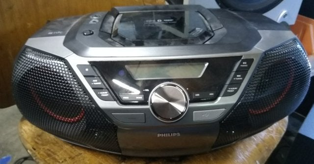 Philips AZ700 draagbare cdspeler/radio usb speler, Audio, Tv en Foto, Ophalen of Verzenden, Zo goed als nieuw, Radio, Met cd-speler