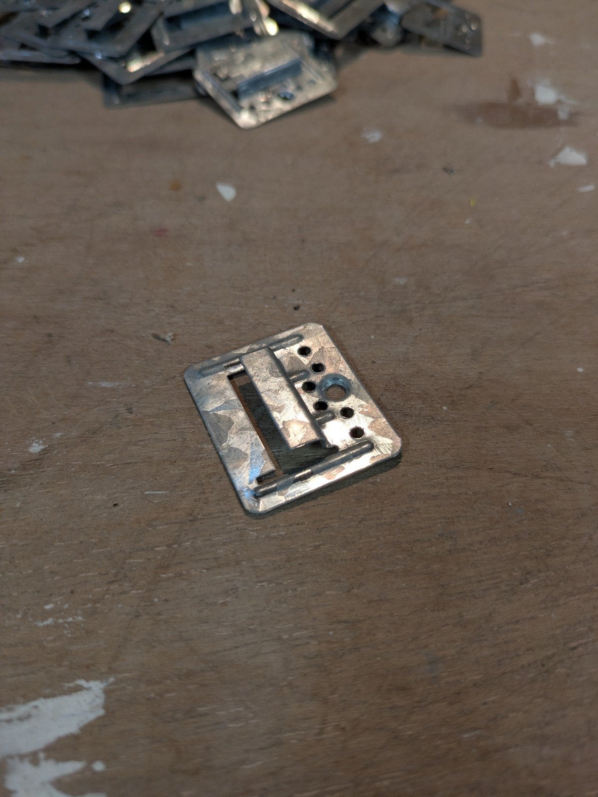 GRATIS: Metalen bevestigingsclips voor plafondplaten, Ophalen, Gebruikt, Minder dan 50 mm, Overige typen