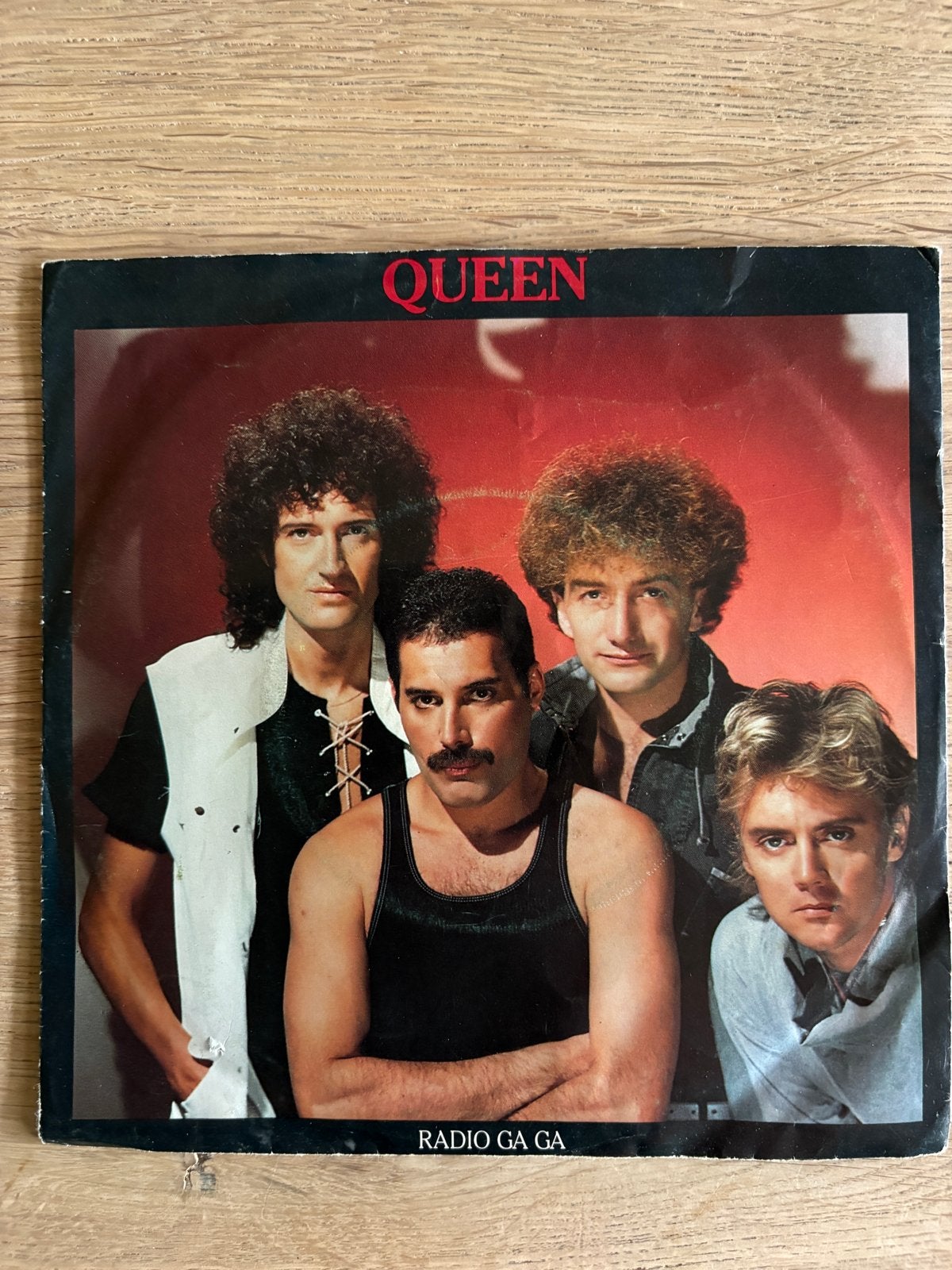 Queen - Radio Ga Ga 7 inch vinyl single, Ophalen, Rock, Gebruikt, 7 inch