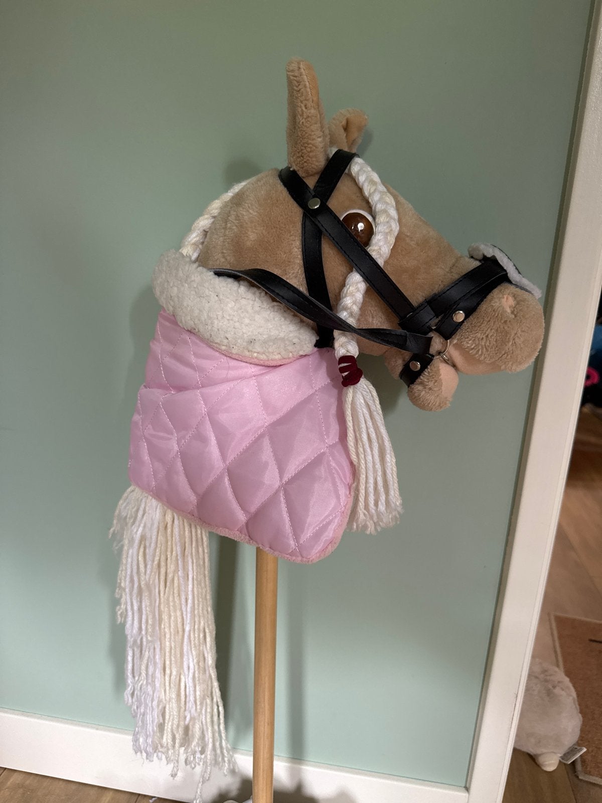 Hobbyhorse / Stokpaardje met roze deken en tovenaarsmuts, Ophalen of Verzenden, Zo goed als nieuw, Jongen of Meisje