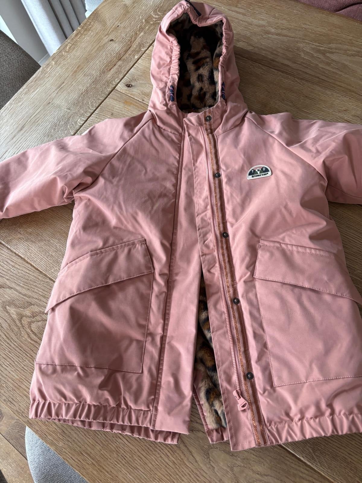 TND Roze winterjas met luipaardprint voering, Ophalen of Verzenden, Zo goed als nieuw, Meisje
