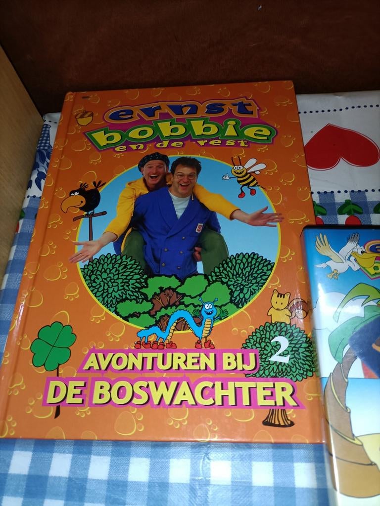 Ernst en Bobbie pet, boek De boswachter 2, dvd Vakantiepret, Ophalen of Verzenden, Zo goed als nieuw