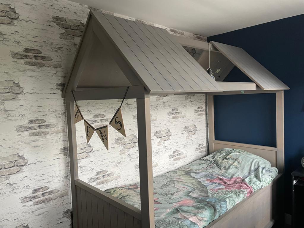 Stoer houten bed, Ophalen, 85 tot 100 cm, Zo goed als nieuw, Matras