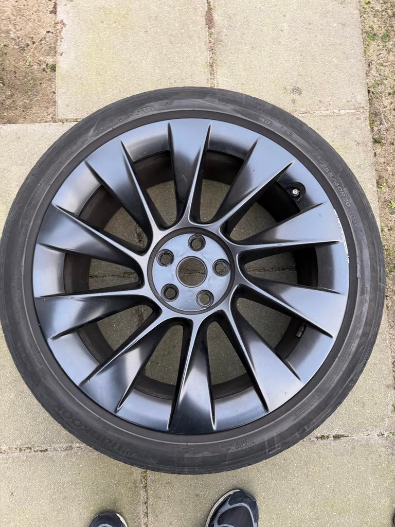Tesla Model Y induction 20 inch velgen, Auto-onderdelen, Banden en Velgen, Ophalen, Gebruikt, 255 mm, Banden en Velgen