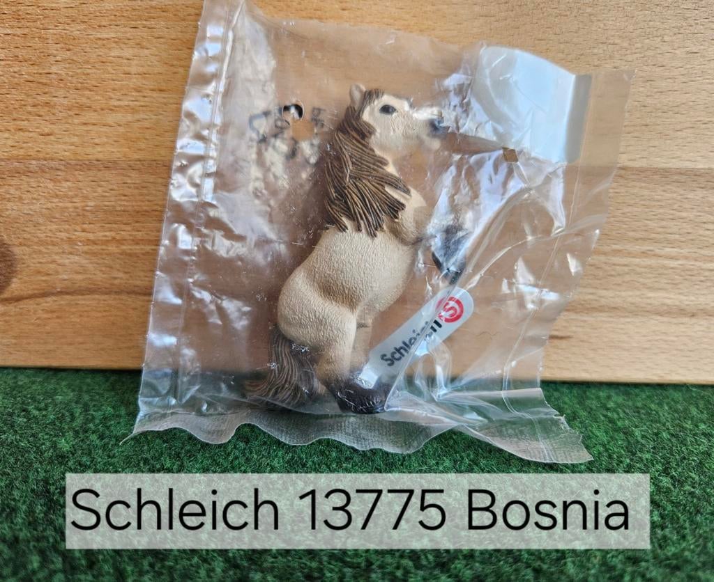 Schleich 13775 Mini Shetlander hengst met vaantje uit 2015, Ophalen of Verzenden, Zo goed als nieuw, Paard, Beeldje of Figuurtje