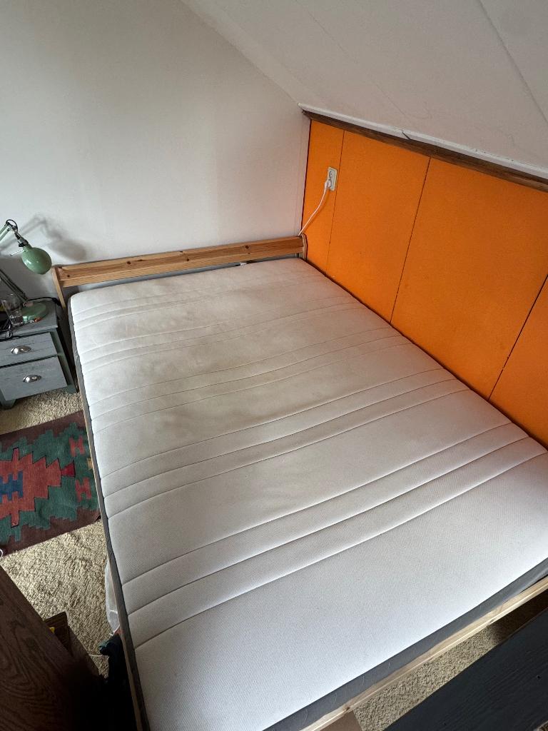 Matras met frame en lattenbodem, Ophalen, Gebruikt, Ikeas, Wit