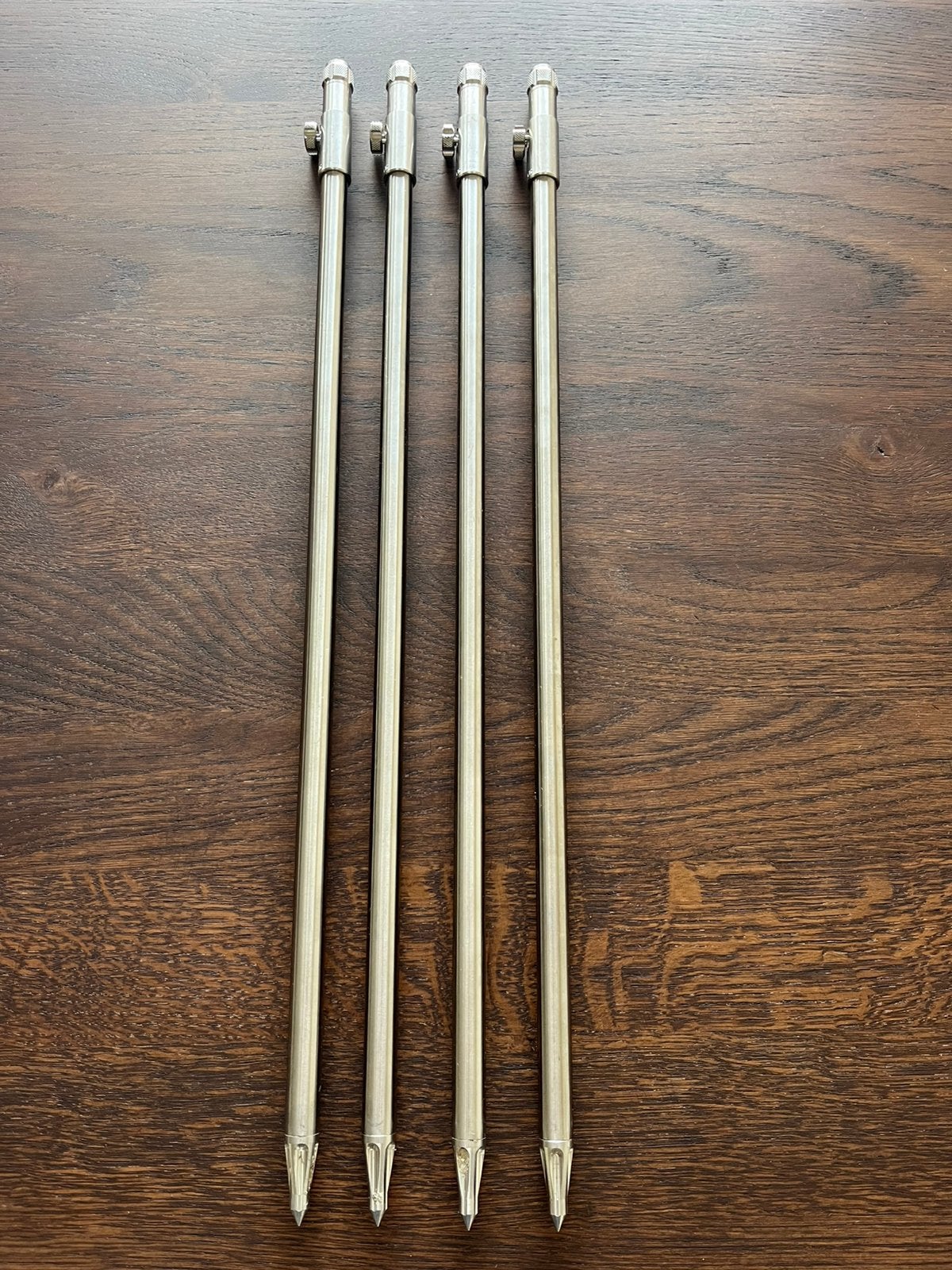 4x Solar P1 Pro-loc anti-twist 20 inch banksticks, Ophalen, Zo goed als nieuw, Complete set