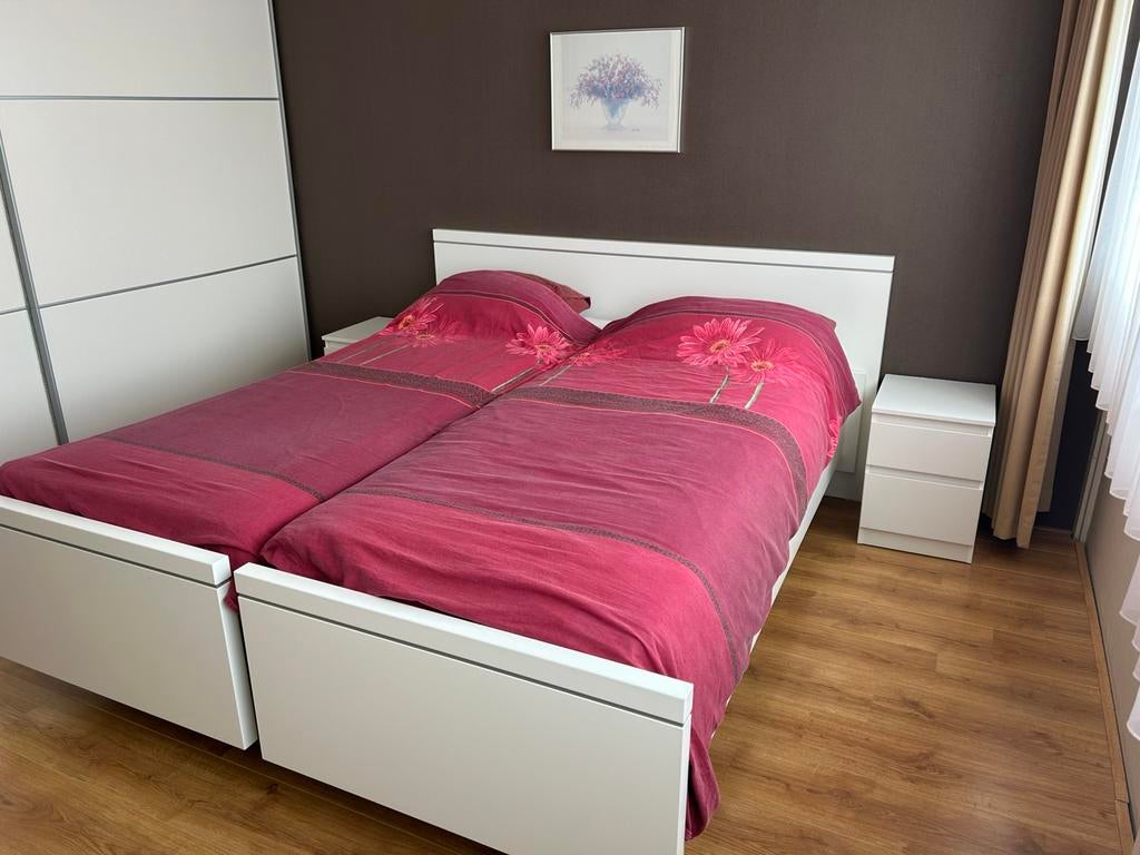 2 persoonsbed incl nachtkastjes, Ophalen, Zo goed als nieuw, Tweepersoons