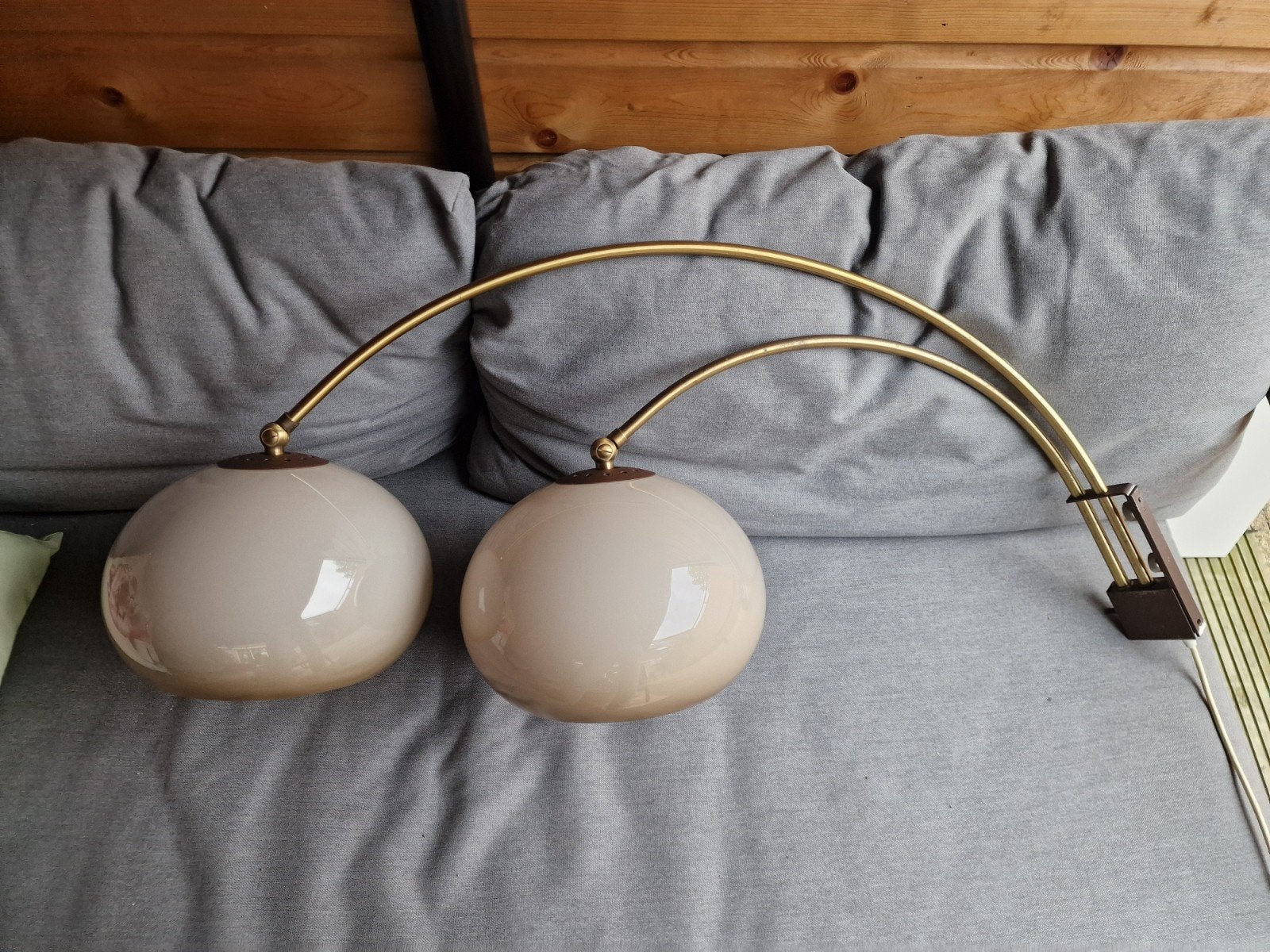 Dijkstra wandlamp dubbele booglamp, Ophalen