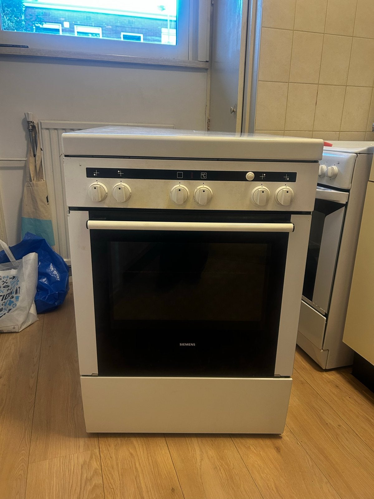 Siemens gasfornuis met oven, Ophalen, Gebruikt, 60 cm of meer, 4 kookzones