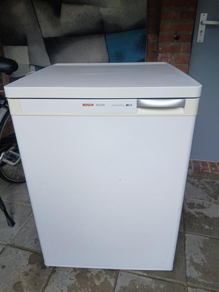 Bosch Economie vriezer - lades gescheurd, vriest goed, Witgoed en Apparatuur, Vriezers en Diepvrieskisten, Gebruikt, Minder dan 60 cm