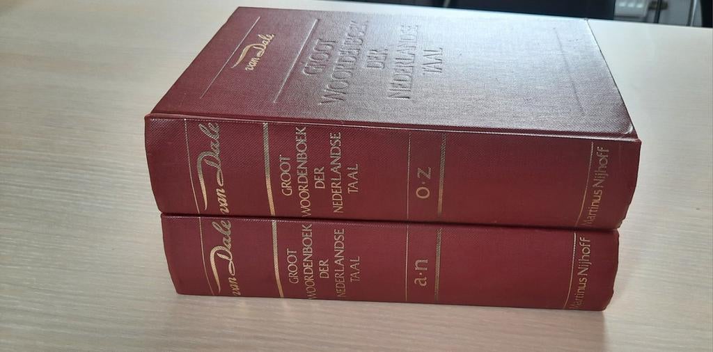 Van Dale Groot Woordenboek der Nederlandse Taal (2 delen), Ophalen of Verzenden, Zo goed als nieuw, Van Dale, Nederlands