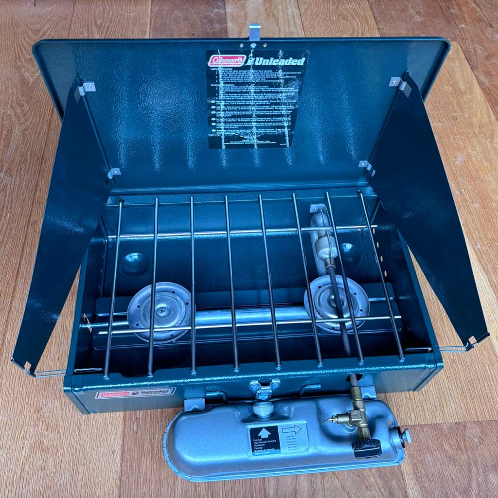 Coleman Campstove 424, 2 pits kooktoestel voor benzine., Caravans en Kamperen, Kampeeraccessoires, Ophalen of Verzenden, Zo goed als nieuw