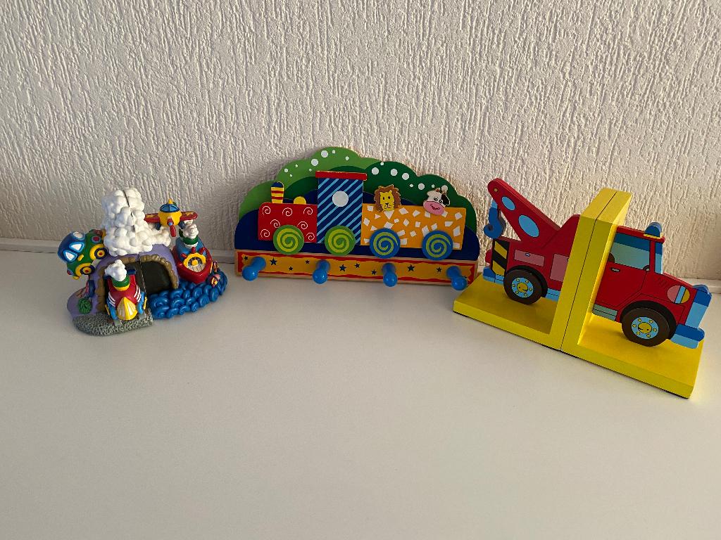 Kinder Boekensteunen en kapstokje, Ophalen of Verzenden, Zo goed als nieuw, Wanddecoratie
