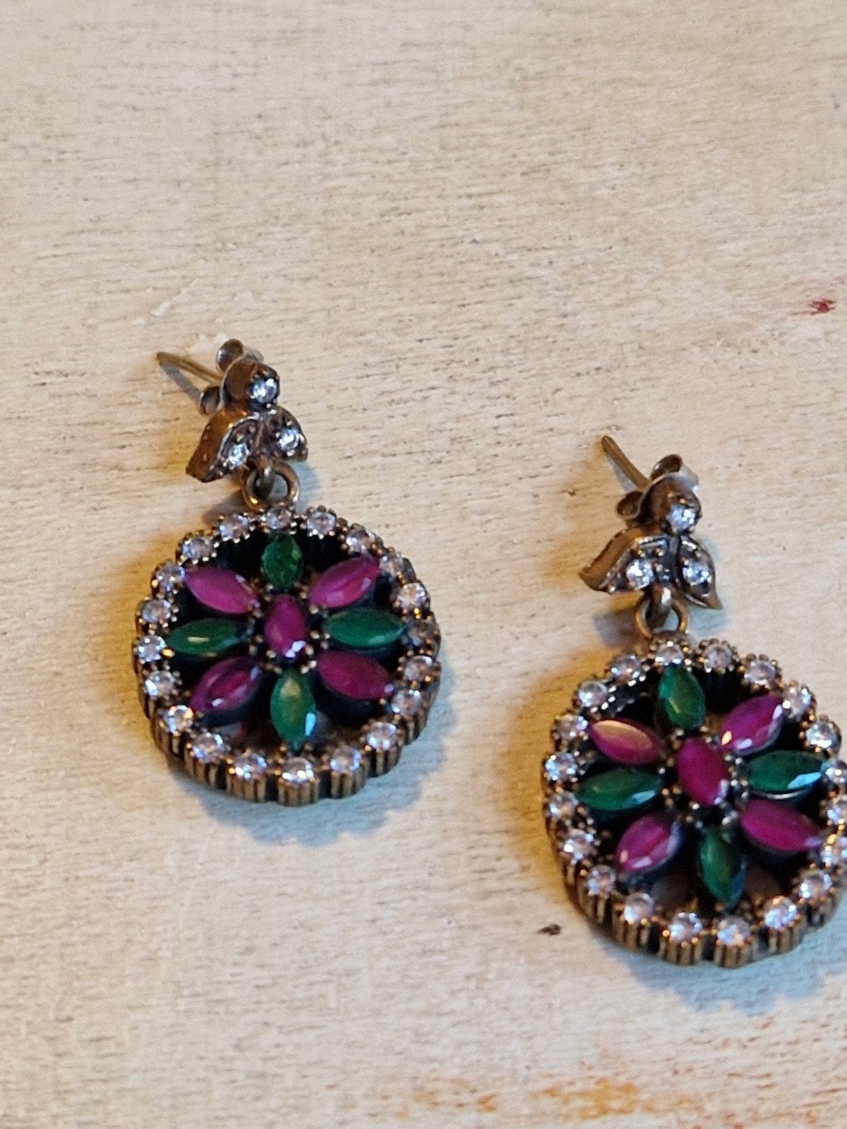 Prachtige 925 zilver oorbellen edelstenen groen cerise rood, Sieraden, Tassen en Uiterlijk, Oorbellen, Nieuw, Hangers, Zilver