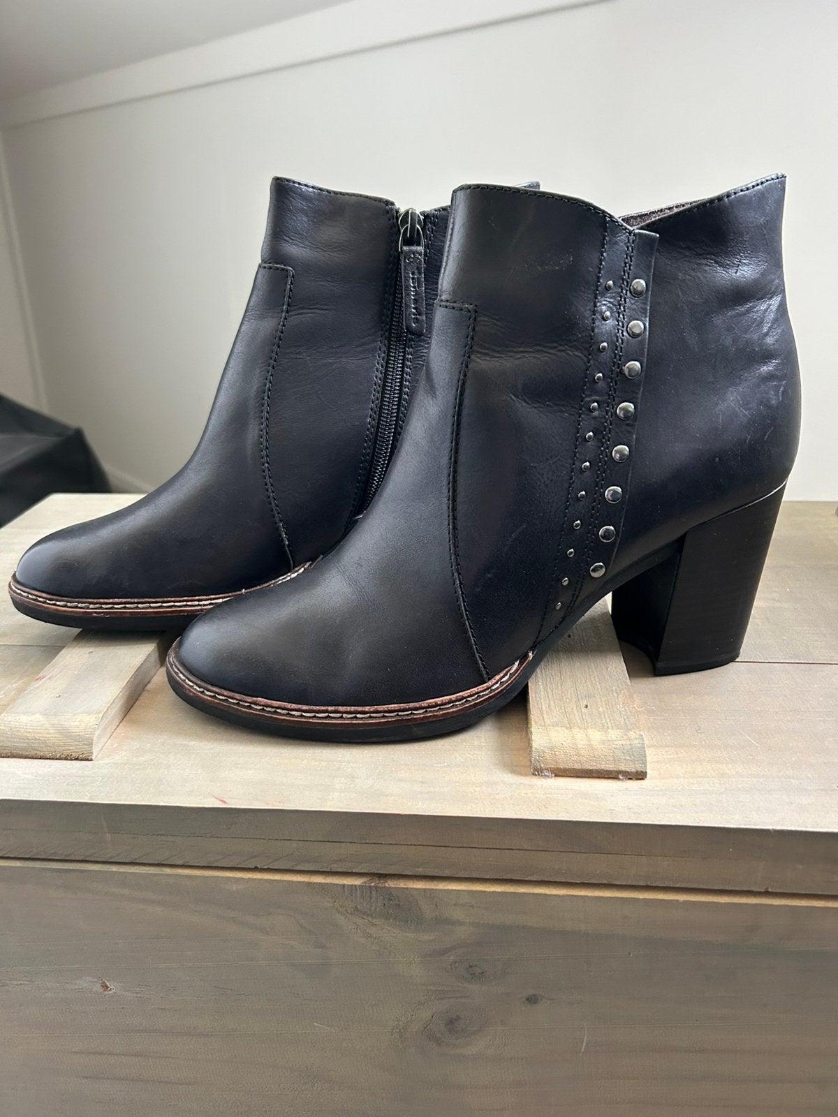 Tamaris laarsje mt 40, Kleding | Dames, Schoenen, Zwart, Lage of Enkellaarzen, Ophalen of Verzenden, Zo goed als nieuw