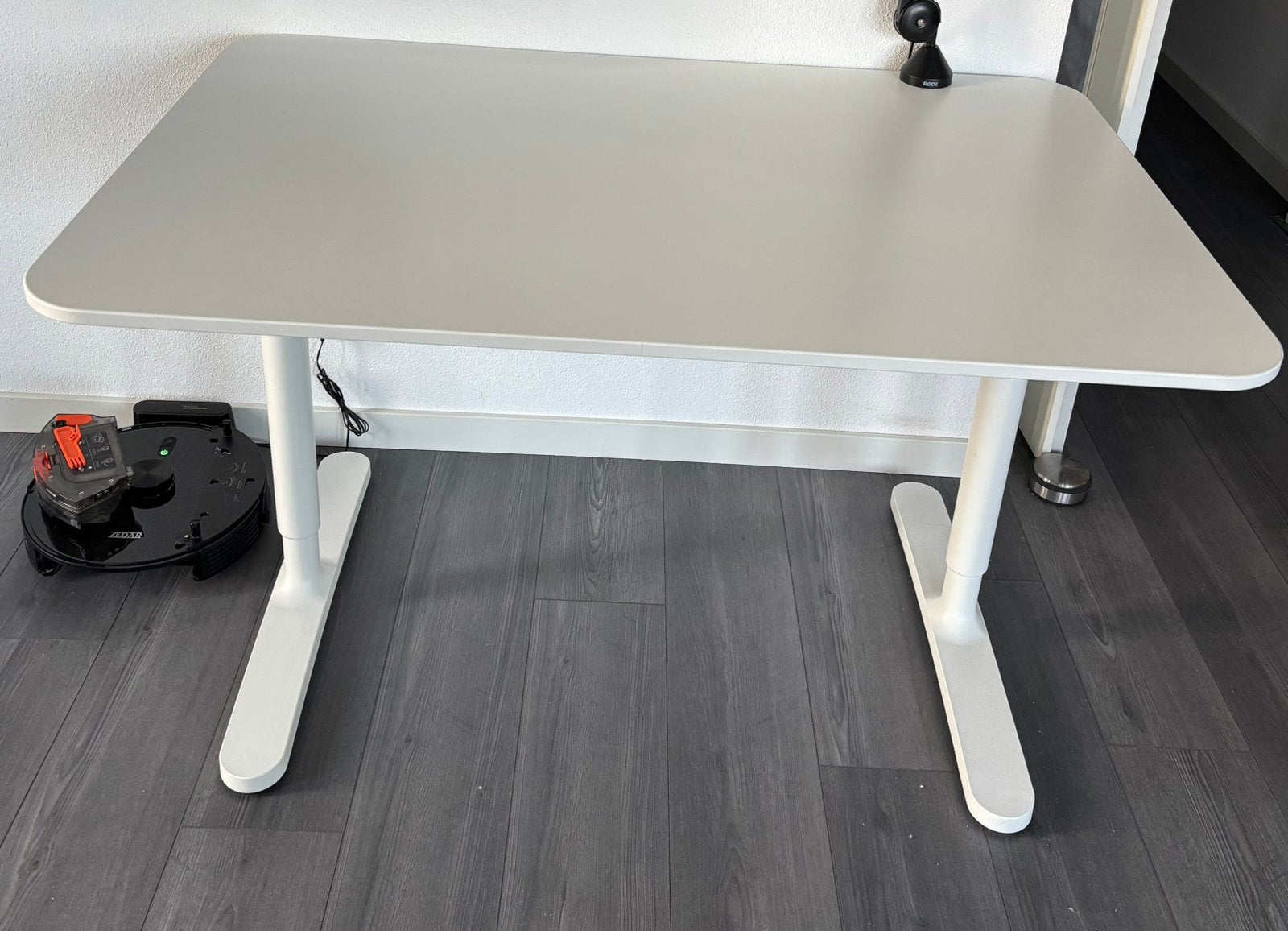 Ikea Bekant bureaus, Huis en Inrichting, Ophalen, Zo goed als nieuw, IKEA, Computerbureau